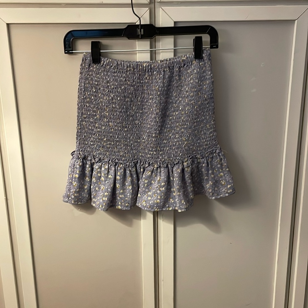 Forever 21 Light Purple Floral Mini Skirt with Bottom Ruffle Size S